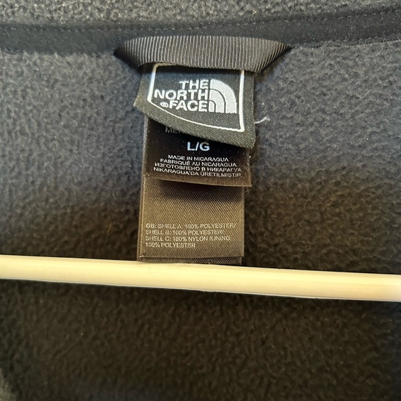 Men’s Black North Face! - Picture 3 of 3